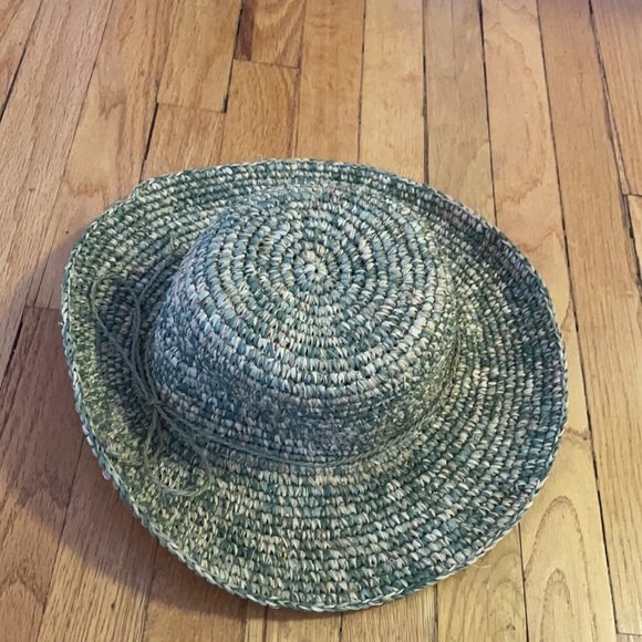 Straw hat - Picture 4 of 4